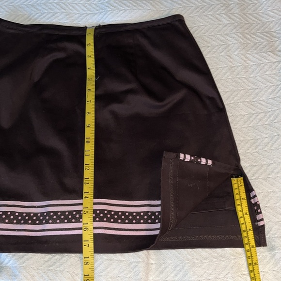 Alanni by Donny Brook Skirt Skort in Brown with Pink Grosgrain Ribbon Trim 8 - Picture 7 of 8